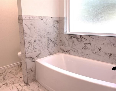 405 S 6th Street - Photo Thumbnail 9