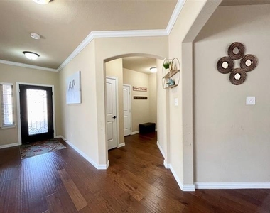 2680 Costa Mesa Drive - Photo Thumbnail 10