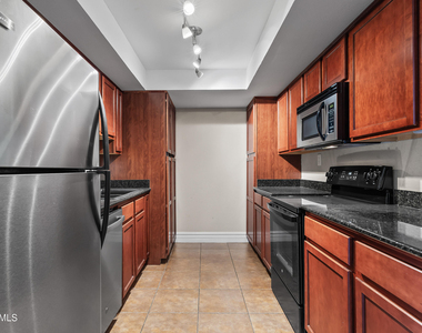 3825 E Camelback Road - Photo Thumbnail 14