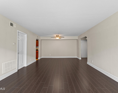 3825 E Camelback Road - Photo Thumbnail 9