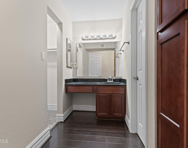 3825 E Camelback Road - Photo Thumbnail 6