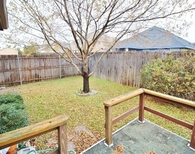 217 Silver Spur Drive - Photo Thumbnail 20