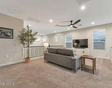 5031 E Paddock Place - Photo Thumbnail 4
