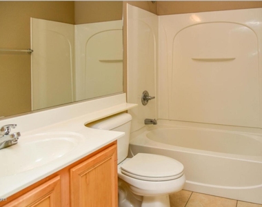 1428 E Hopkins Road - Photo Thumbnail 7