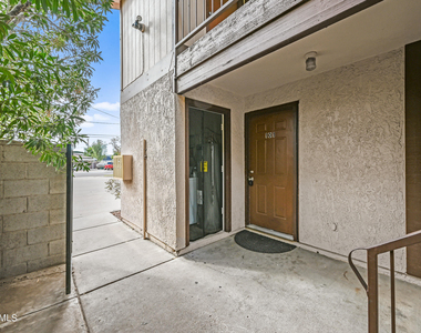 436 W Clark Street - Photo Thumbnail 1