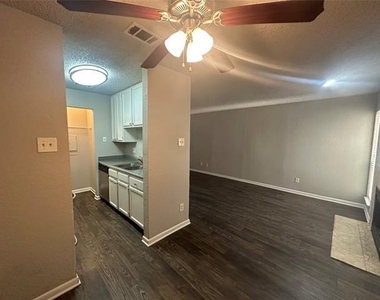 4502 Gaston Avenue - Photo Thumbnail 5