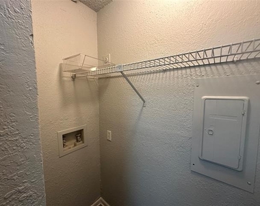 4502 Gaston Avenue - Photo Thumbnail 7