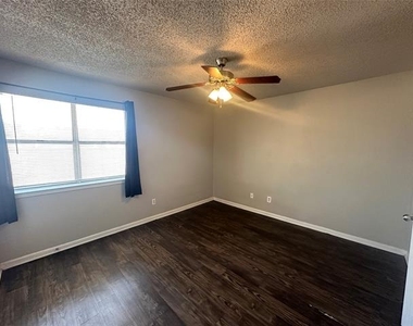 4502 Gaston Avenue - Photo Thumbnail 9