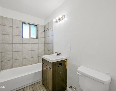 903 N 22nd Place - Photo Thumbnail 9