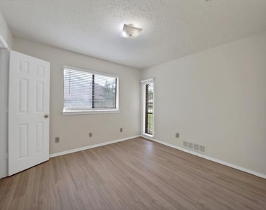 4316 Hartford Drive - Photo Thumbnail 11
