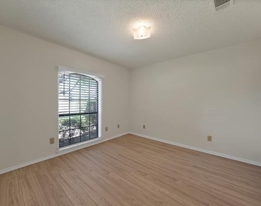 4316 Hartford Drive - Photo Thumbnail 23