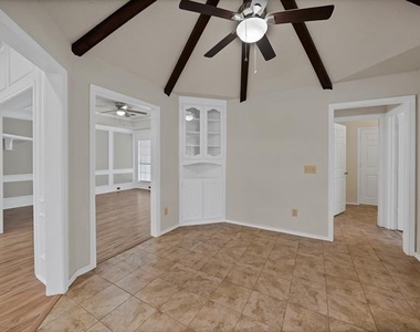 4316 Hartford Drive - Photo Thumbnail 9