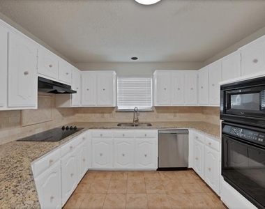 4316 Hartford Drive - Photo Thumbnail 6