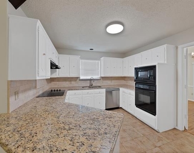 4316 Hartford Drive - Photo Thumbnail 7