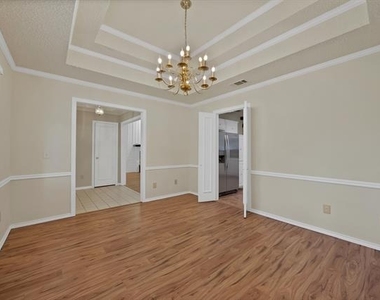 4316 Hartford Drive - Photo Thumbnail 4