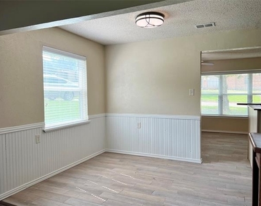 508 Trail Lake Place - Photo Thumbnail 3