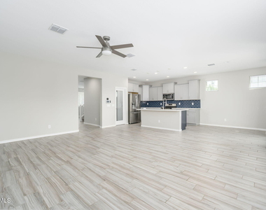 23043 E Rosa Road - Photo Thumbnail 5