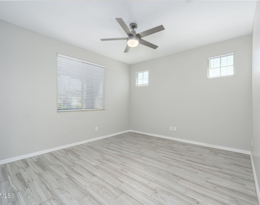 23043 E Rosa Road - Photo Thumbnail 2