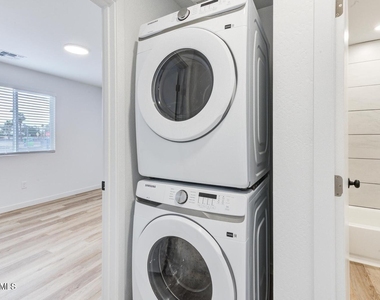 1823 W Hadley Street - Photo Thumbnail 9