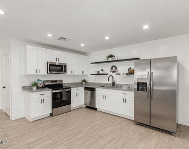 1823 W Hadley Street - Photo Thumbnail 1