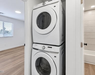 1823 W Hadley Street - Photo Thumbnail 14