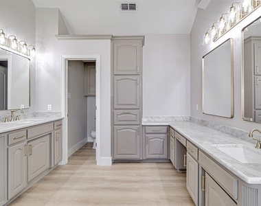 125 Devon Court - Photo Thumbnail 20