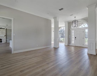 125 Devon Court - Photo Thumbnail 5