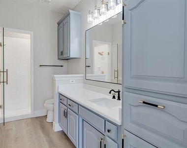 125 Devon Court - Photo Thumbnail 16