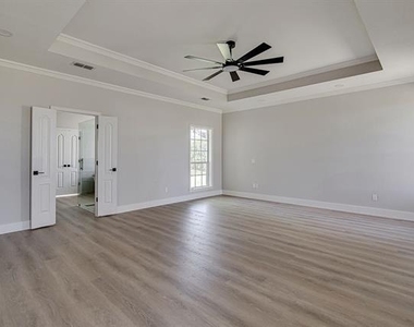 125 Devon Court - Photo Thumbnail 17
