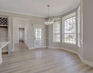 125 Devon Court - Photo Thumbnail 8