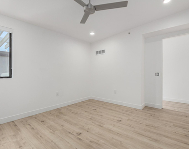 531 E Willetta Street - Photo Thumbnail 10