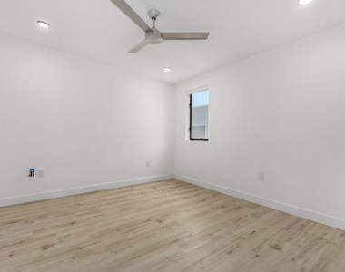 531 E Willetta Street - Photo Thumbnail 9