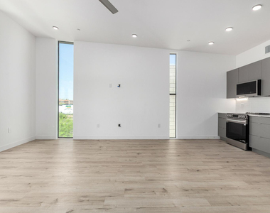 531 E Willetta Street - Photo Thumbnail 3