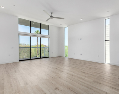531 E Willetta Street - Photo Thumbnail 2
