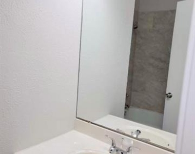 114 Opal Street - Photo Thumbnail 11