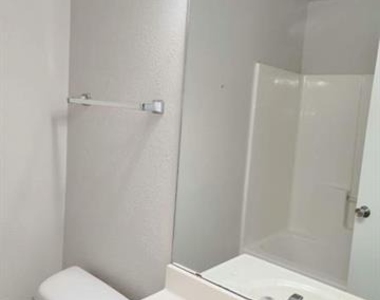 114 Opal Street - Photo Thumbnail 7
