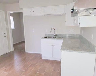 114 Opal Street - Photo Thumbnail 3
