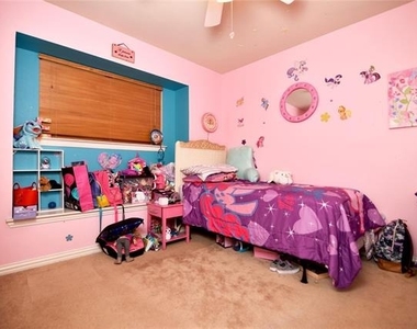 122 Chinaberry Trail - Photo Thumbnail 7