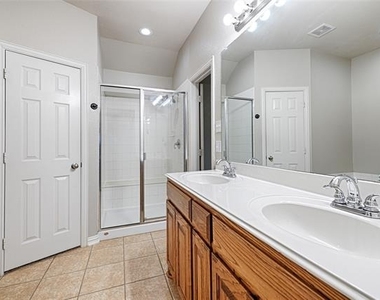 122 Chinaberry Trail - Photo Thumbnail 24