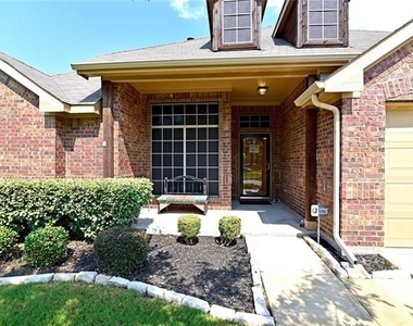122 Chinaberry Trail - Photo Thumbnail 2