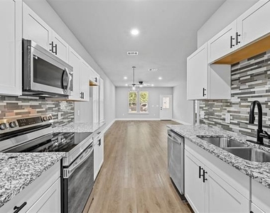 6147 Shawnee Drive - Photo Thumbnail 7
