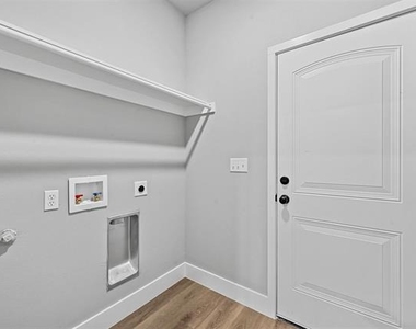 6147 Shawnee Drive - Photo Thumbnail 15