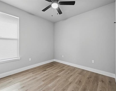 6147 Shawnee Drive - Photo Thumbnail 10