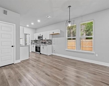 6147 Shawnee Drive - Photo Thumbnail 3
