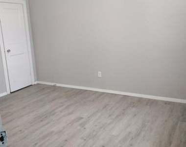 2900 Mirick - Photo Thumbnail 7