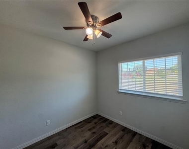 2026 Brookes Street - Photo Thumbnail 8