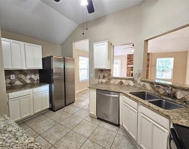 2705 Francisco Drive - Photo Thumbnail 13