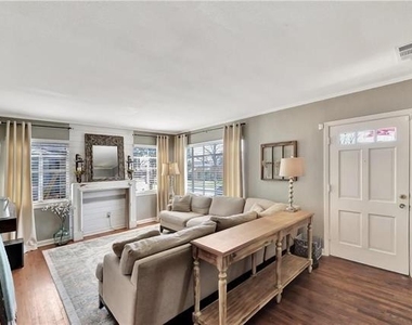 2521 Forest Park Boulevard - Photo Thumbnail 5