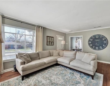 2521 Forest Park Boulevard - Photo Thumbnail 4