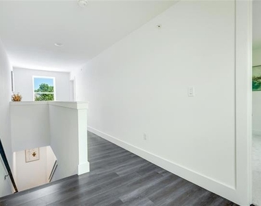 2011 Kirby Street - Photo Thumbnail 20